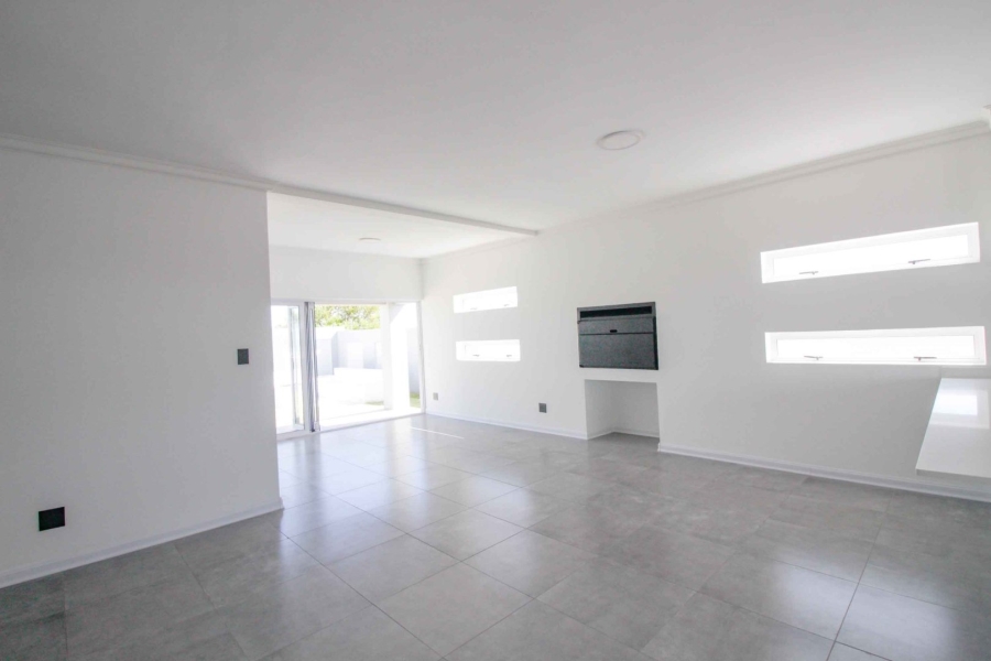 3 Bedroom Property for Sale in Aston Bay Eastern Cape